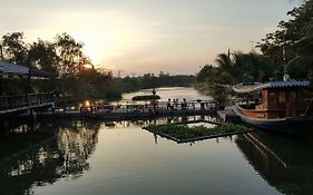 Country Lake View Hotel